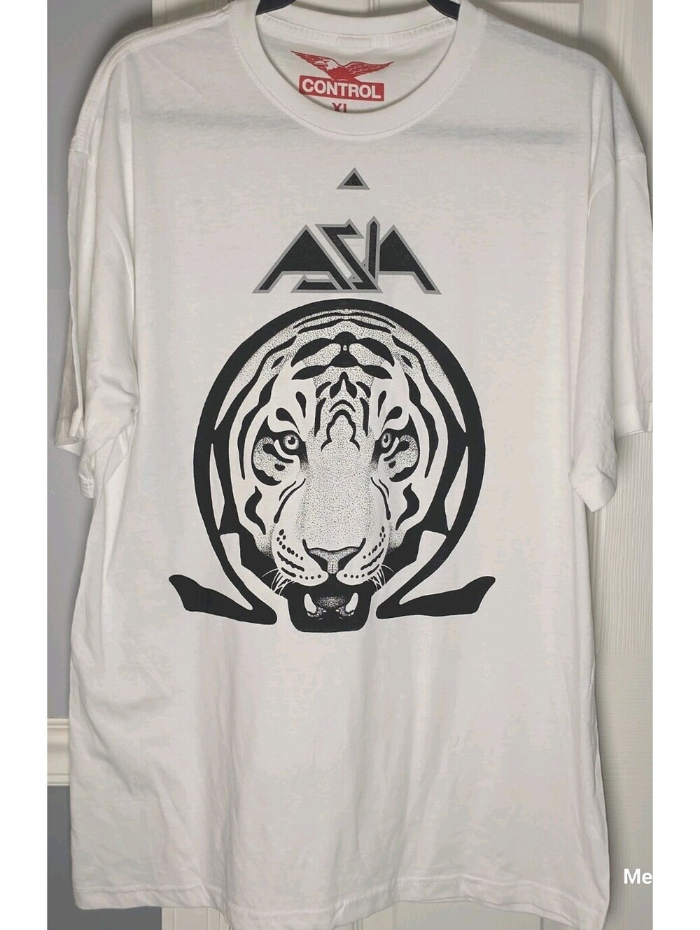 Omega Tiger Graphic White T-Shirt Control Los Angeles Size XL